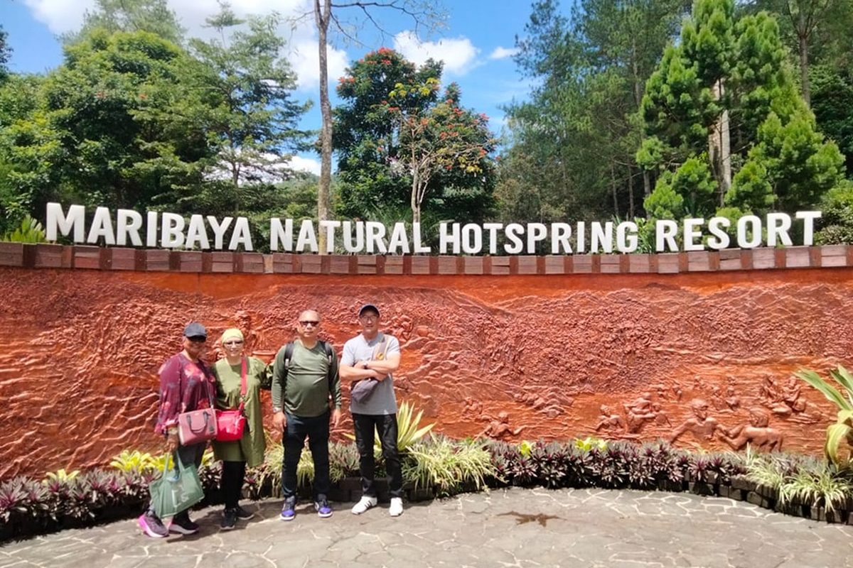 Pemandian air panas alami Maribaya di Lembang